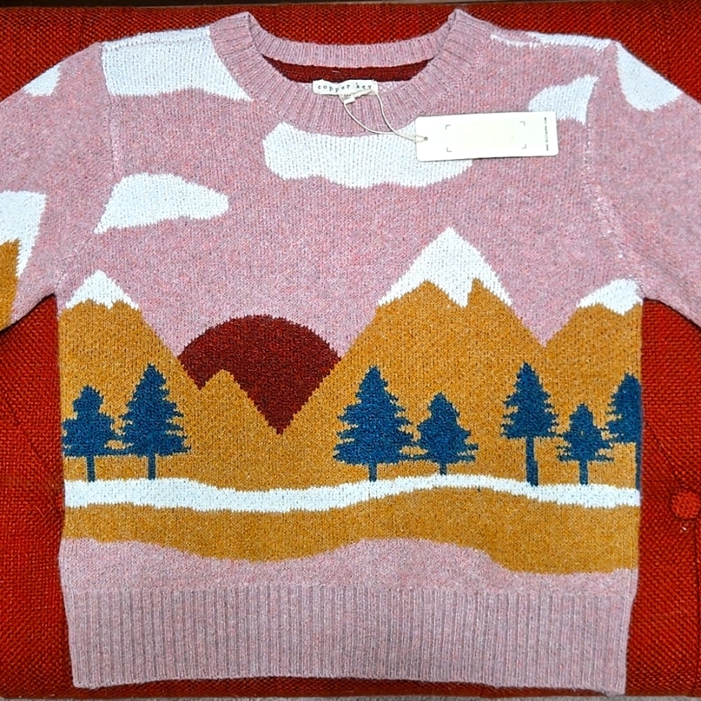 Girl's sweater NWT - Size M - Fit 7-8 yo girls